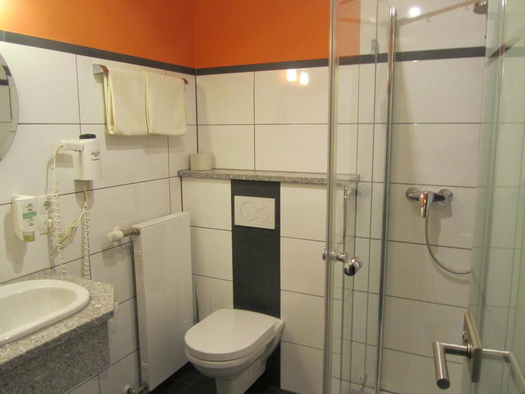 gut-Hotel zur Burg Nürburg ring Zimmer foto