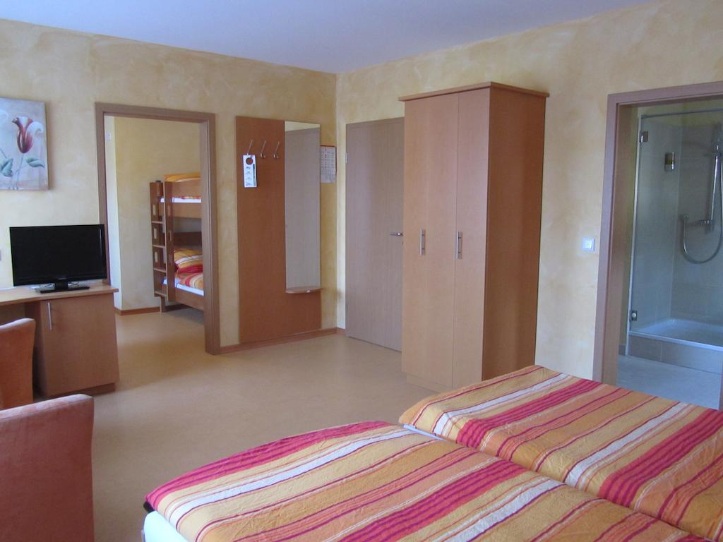 gut-Hotel zur Burg Nürburg ring Zimmer foto